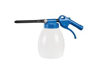 Spray gun for cleaning