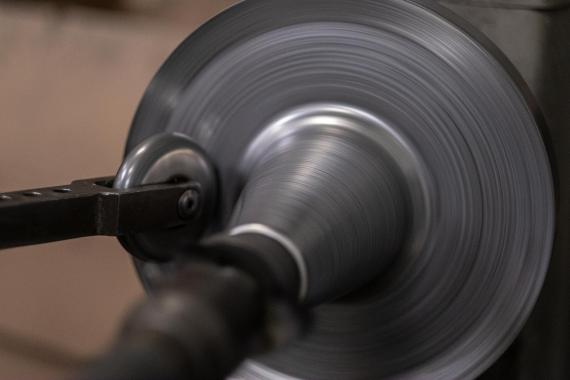 Repoussage sur métaux