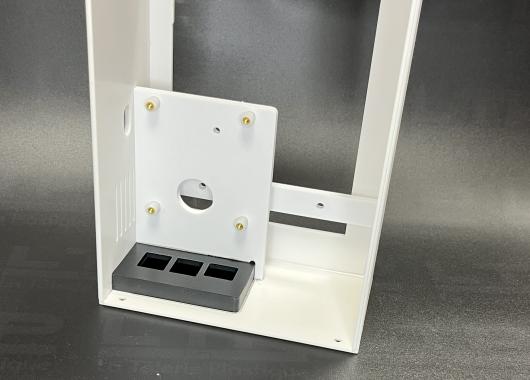 Custom-made, mold-free PLASTIC HOUSING with mounting solutions, cover and SCREW closure - LTP
