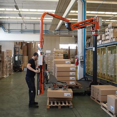 MANIPULATEUR INDUSTRIEL POUR CARTONS